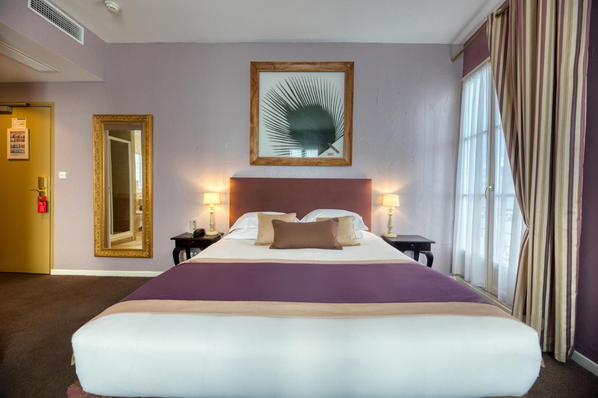 D'aragon - Place De La Comedie Hotel
